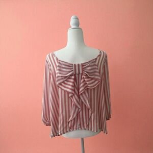 Striped top with back bow derail